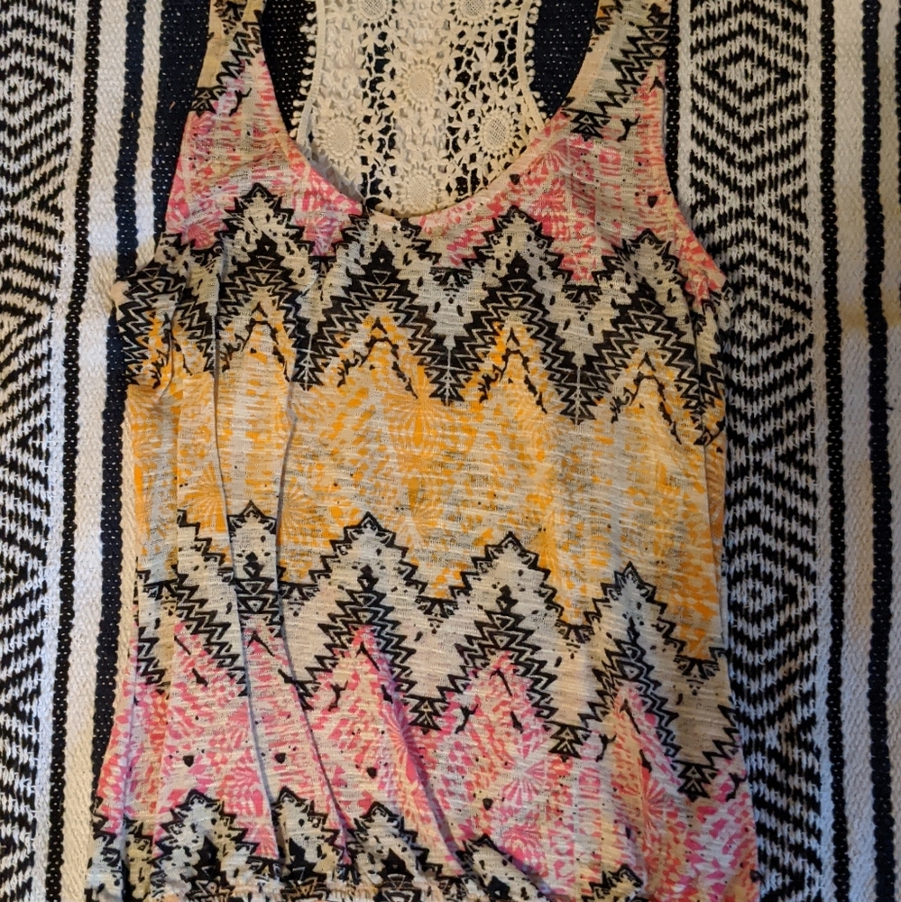 Tops - Picture 6 of 14